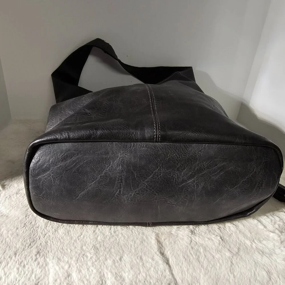 NWOT Black Gray Faux Leather Hobo Bag w/ Makeup Bag Crossbody